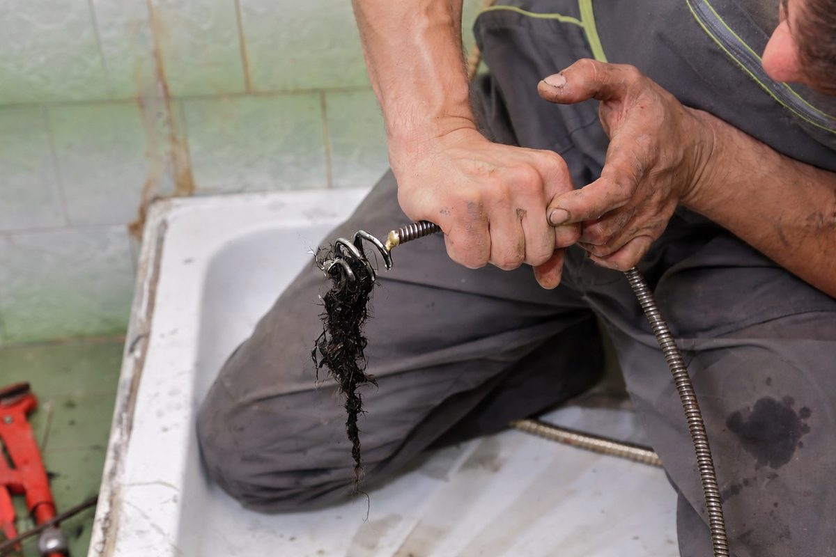 Odgušenje cevi – vađenje naslaga